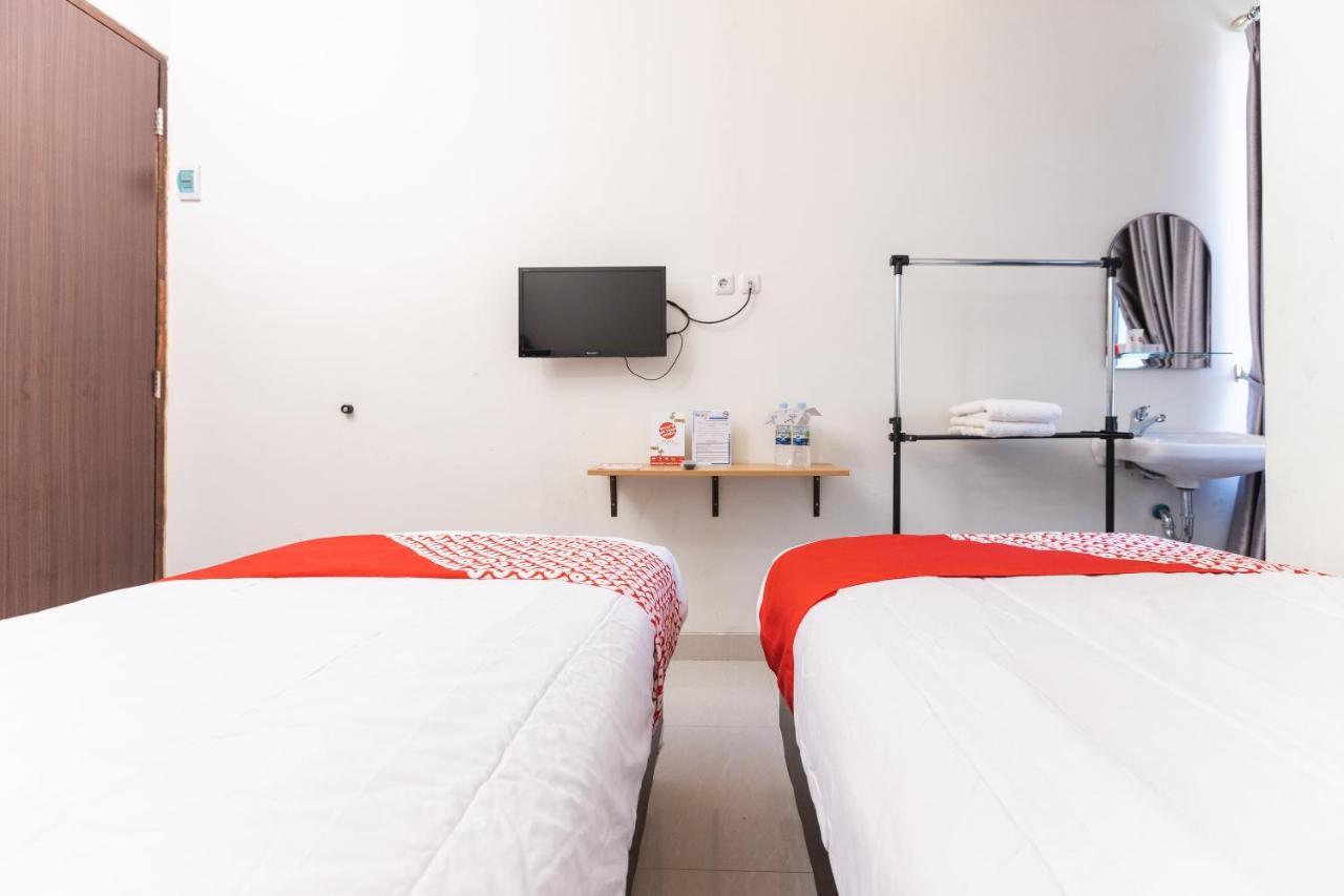 Hotel Oyo 1975 Bale Ikite Makasar Zewnętrze zdjęcie